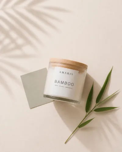 Vela Bamboo da Amaris em pote de vidro com tampa de madeira